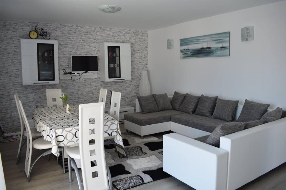 Apartmani Celjak 파그 외부 사진