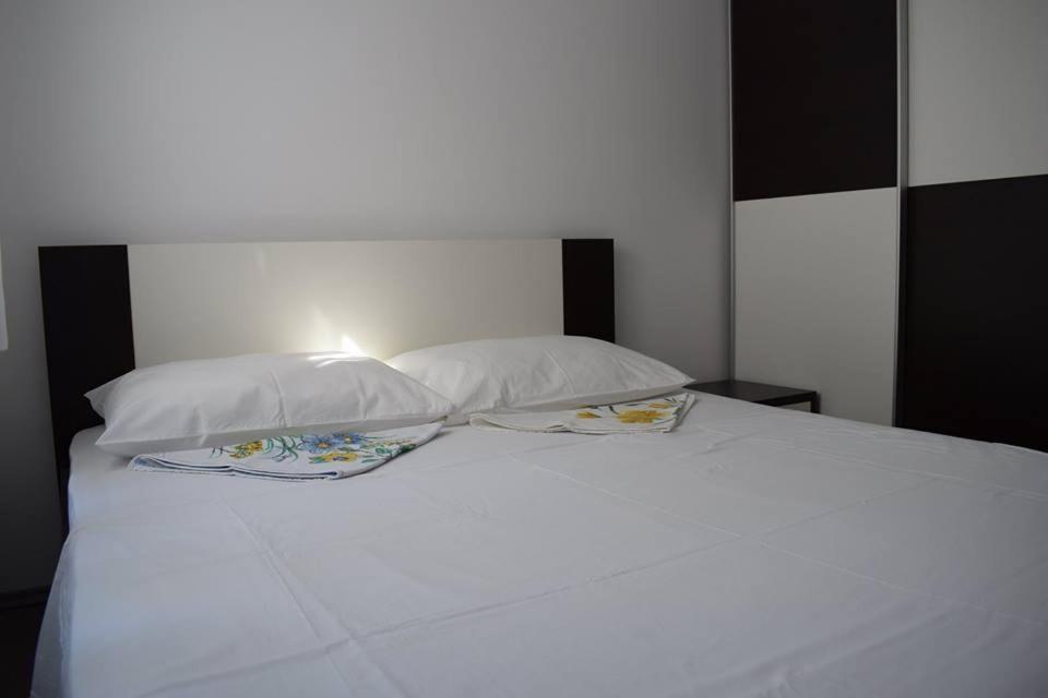 Apartmani Celjak 파그 외부 사진