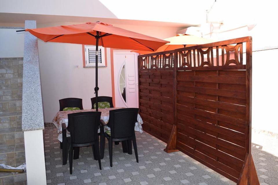 Apartmani Celjak 파그 외부 사진